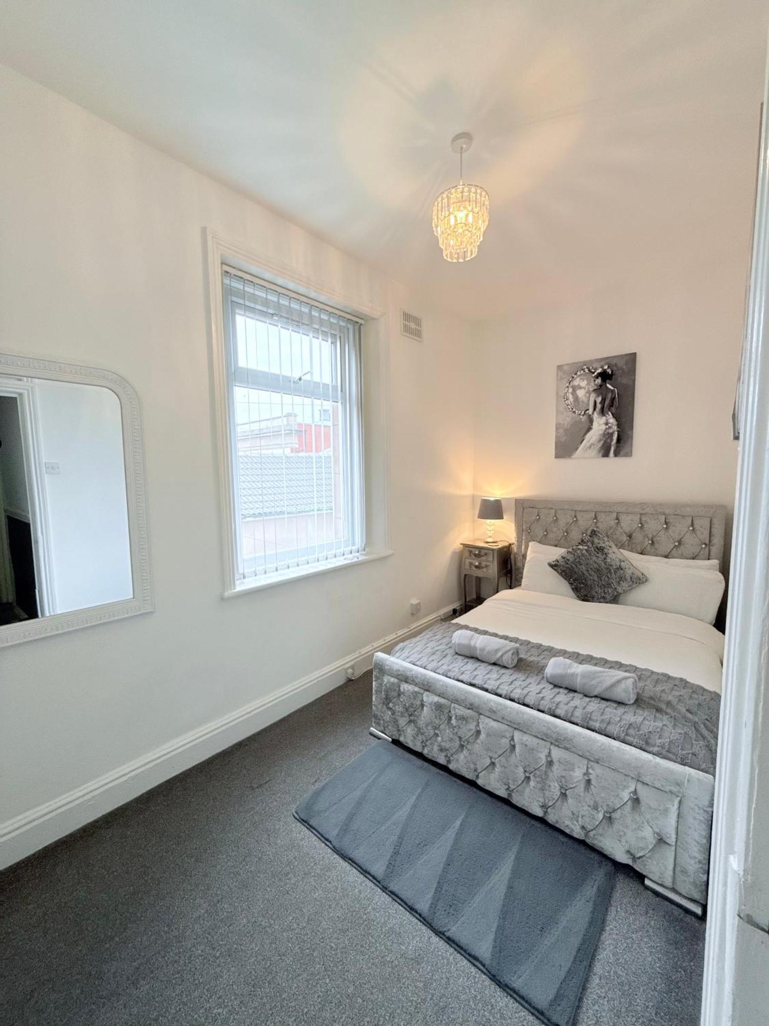 Large Luxury Apartment Blackpool Luaran gambar